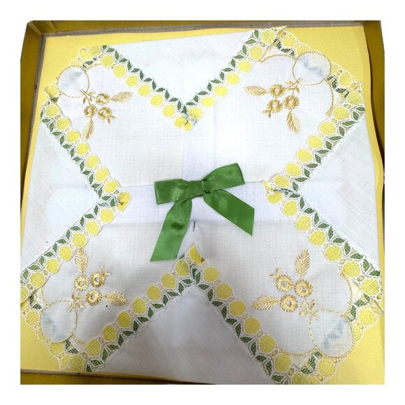 Vintage Embroidered Handkerchief Lemon Yellow Flowers Floral Cutwork Elegant - Picture 3 of 3